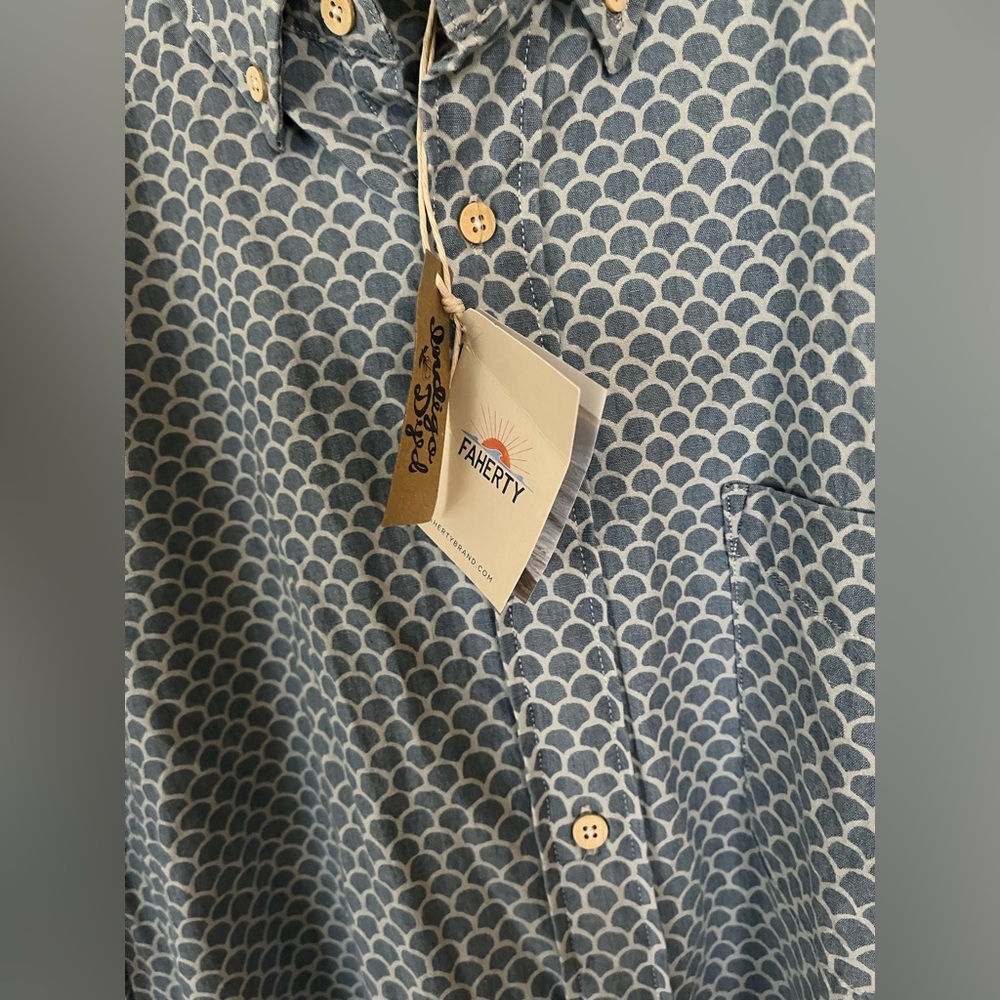 NWT Men’s Faherty Short-Sleeve Stretch Playa Shirt Fishscale Redux print XL blue - Picture 5 of 9